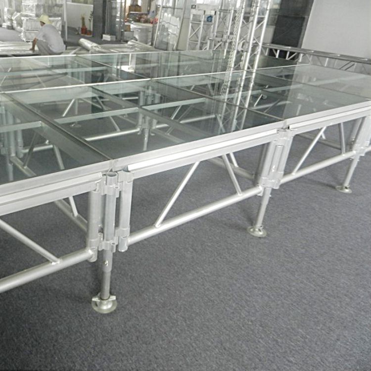 glass brace stage